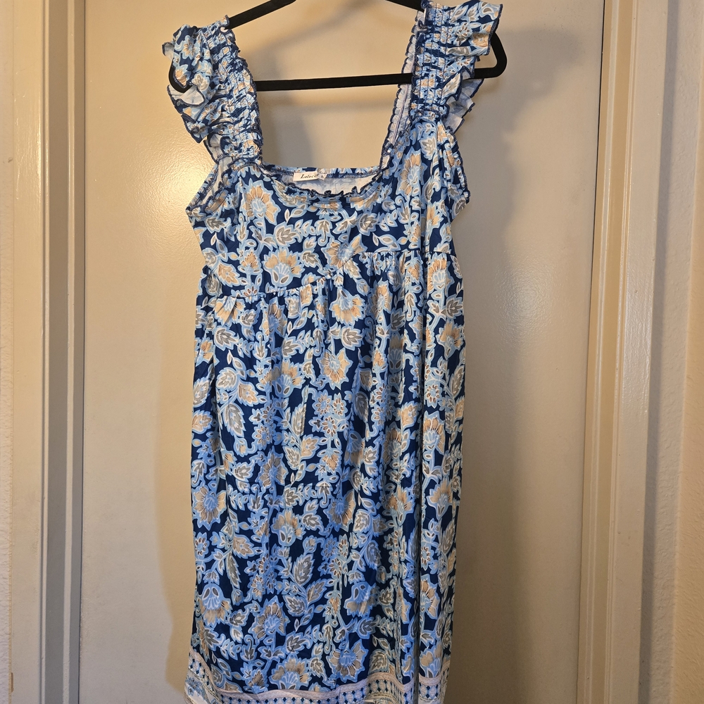 Floral Blue and White Women's‎ Dress - Picture 2 of 3